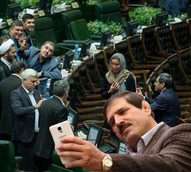 عکس لو رفته از عباس جدیدی در مراسم تحلیف