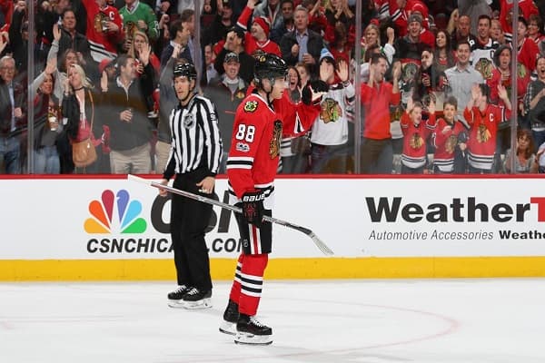 دانلود؛هاکی روی یخ NHL -شیکاگو بلک هاوکس6 -3 آریزونا کایوتز (95/12/6)