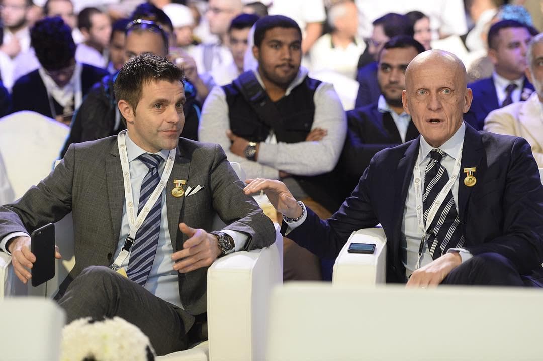 مارک ویلموتس بهترین مربی و روشن ایرماتوف بهترین داور سال 2015 در مراسم Globe Soccer Awards شدند