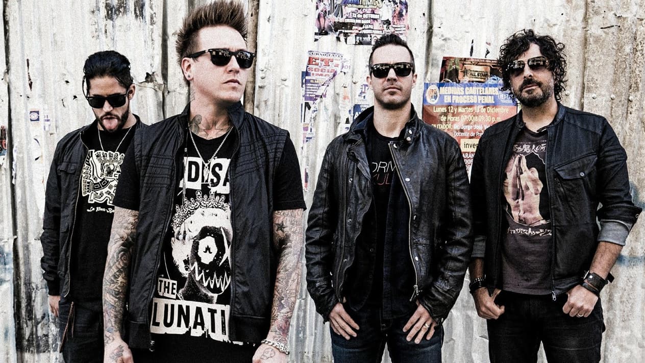 Papa Roach - Broken As Me