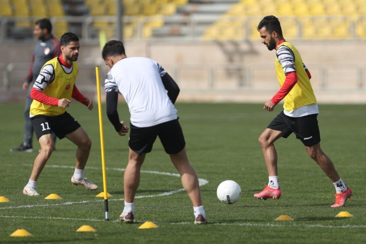 کاروان پرسپولیس روز بازی به سرچشمه می رود