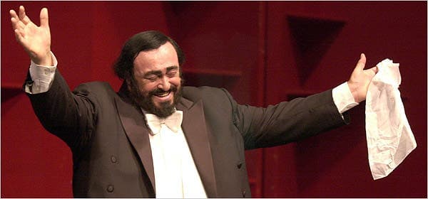 دانلود آهنگ ایتالیایی Vesti La Giubba از Luciano Pavarotti