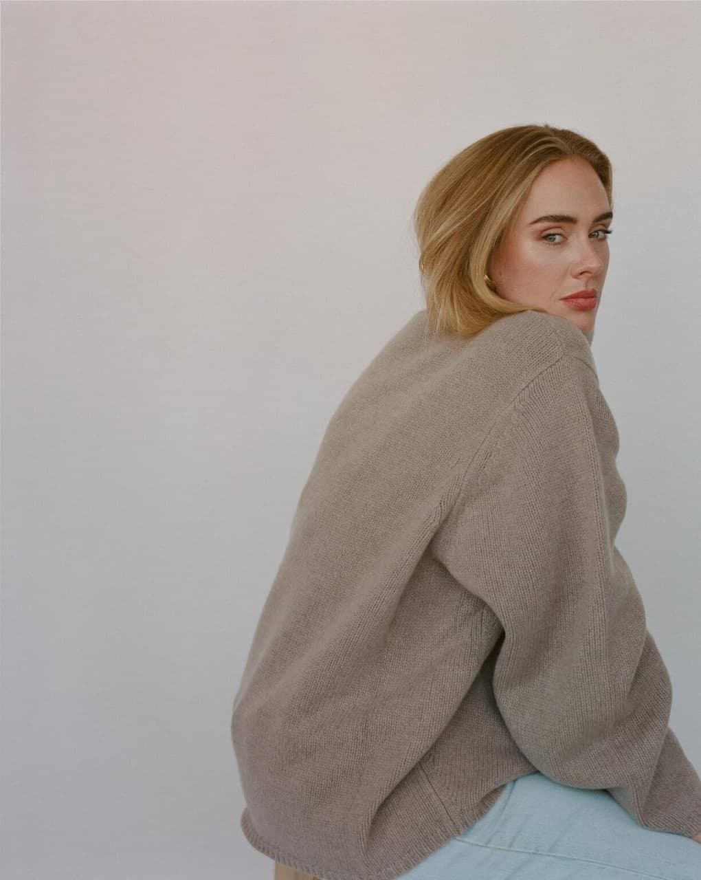 دانلود آهنگ CAN I GET IT از ADELE
