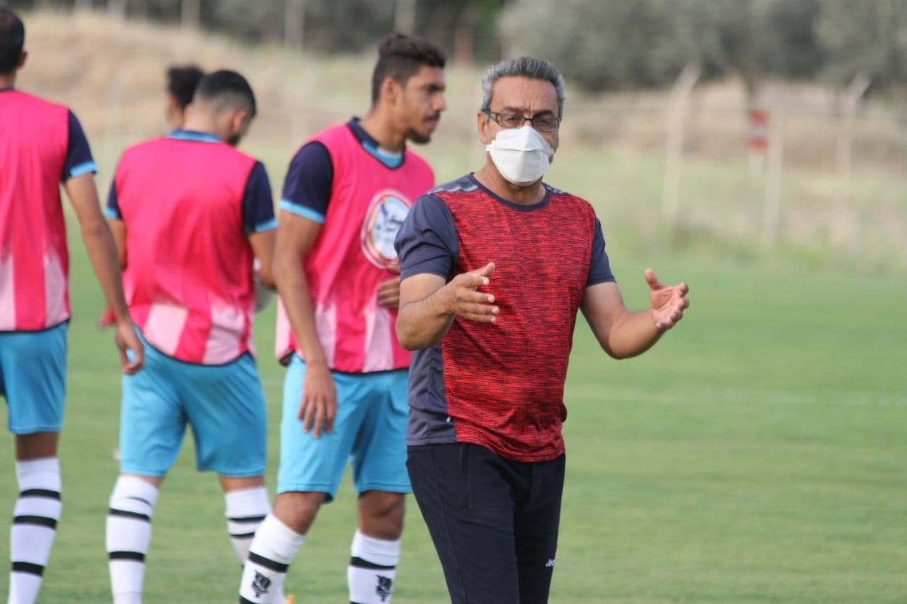 سرمربی فجرسپاسی: از پس بازیکنان خارجی استقلال بر می آییم