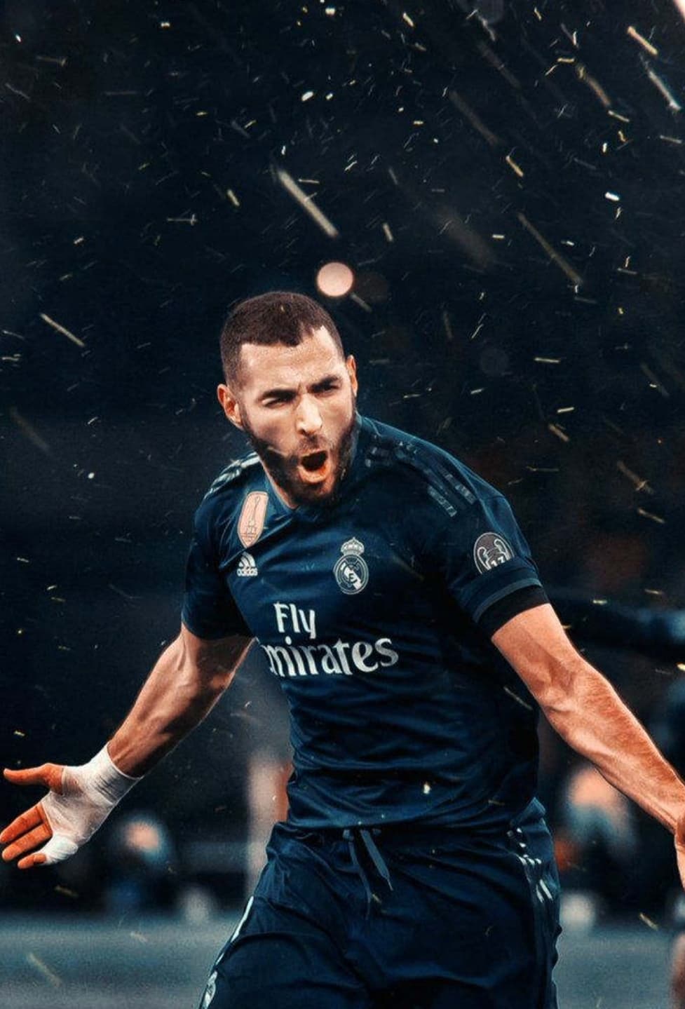 بازیکنی که کمتر بهش پرداخته شد ( کریم بنزما ⚽??) 