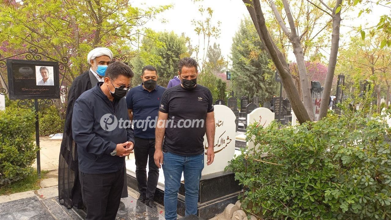 حضور امیر قلعه نویی بر سر مزار ناصر حجازی و بزرگان فوتبال