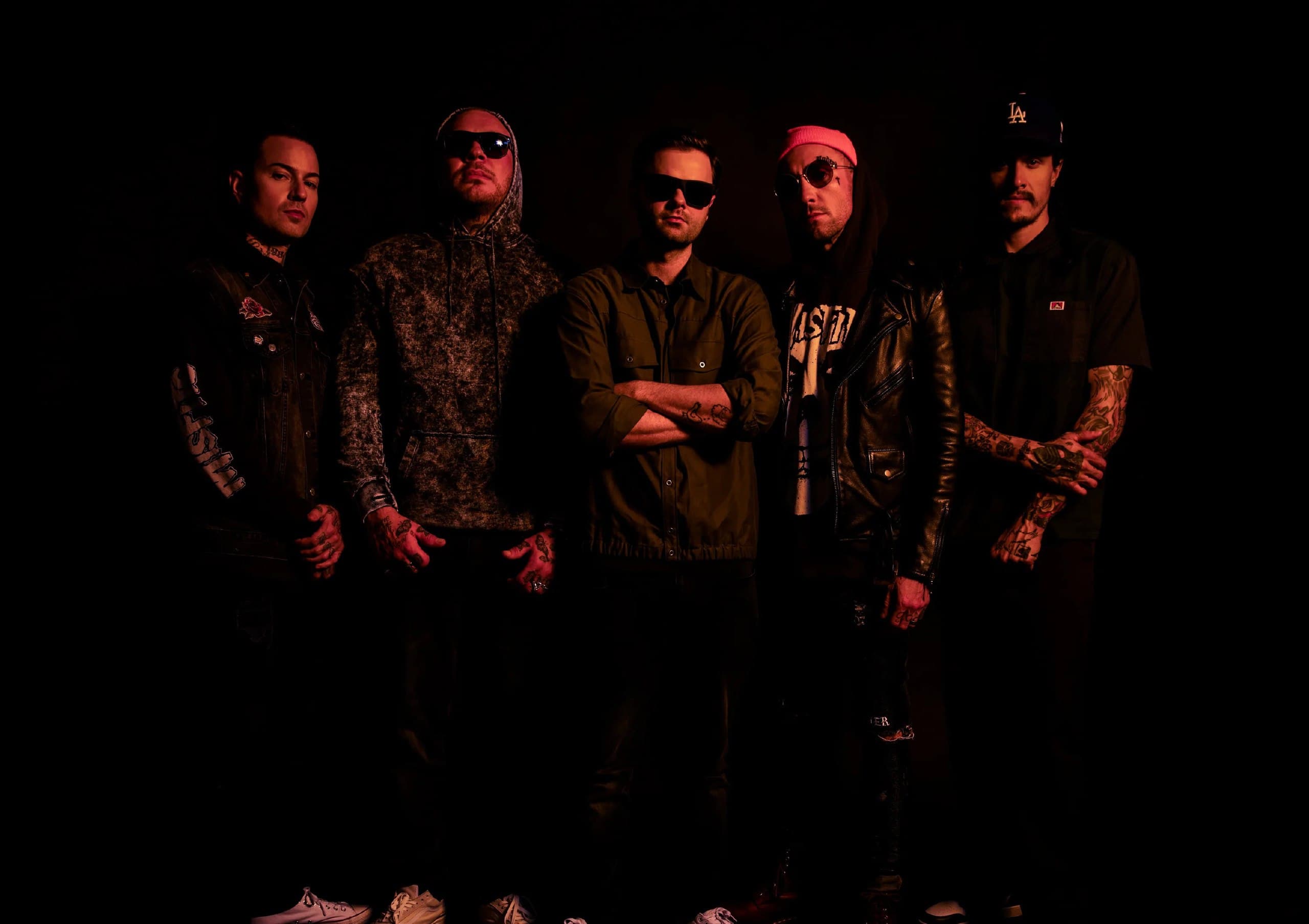  دانلود آهنگ Hollywood Undead - Day of the Dead