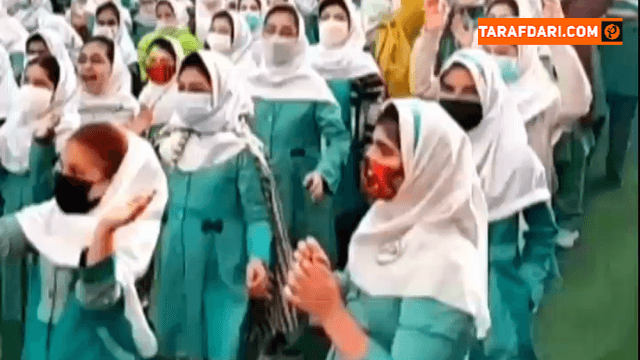 تشویق تیم نساجی در مراسم امروز صبحگاه یکی از مدارس دخترانه قائمشهر / فیلم