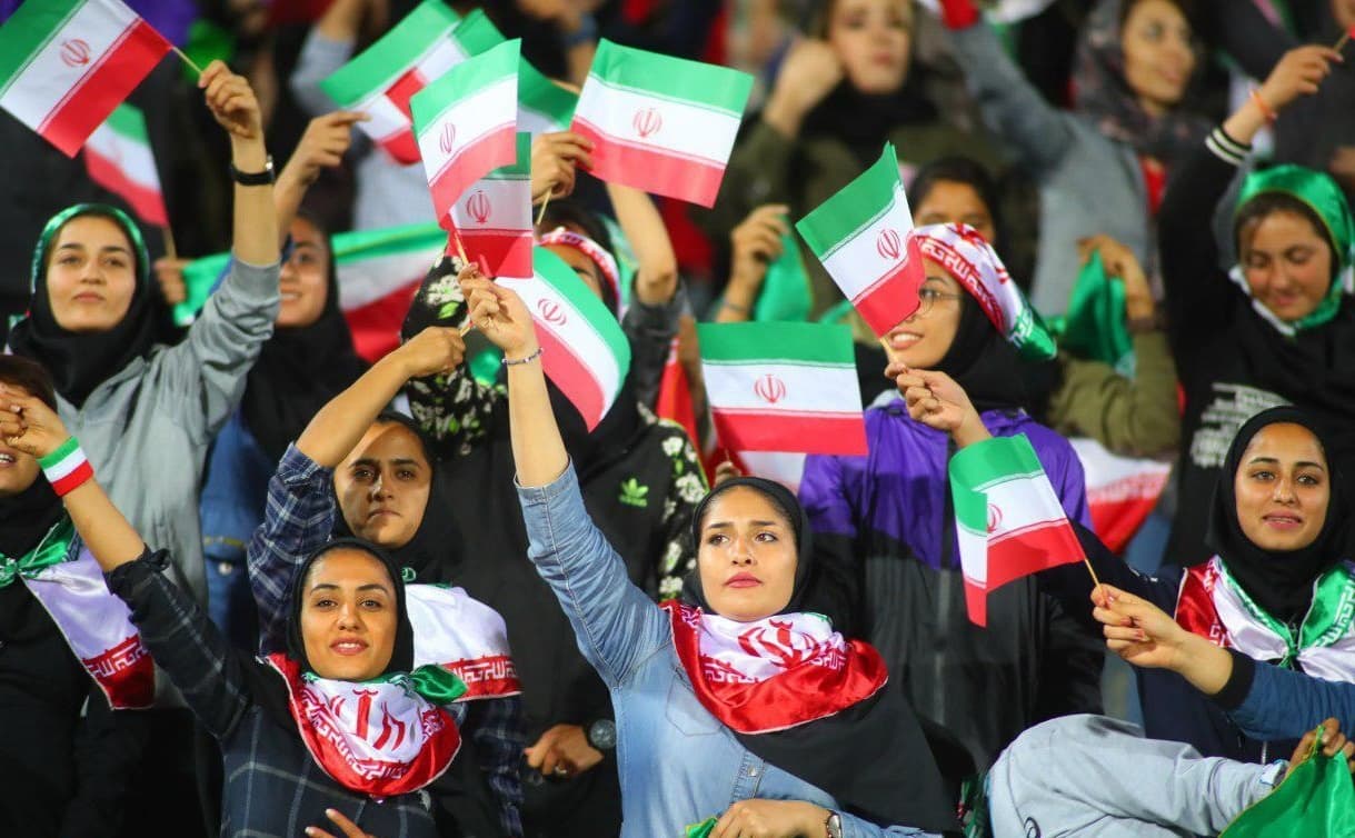 حجت الله بهمنی: تنها ورزشگاه آزادی آماده میزبانی از بانوان است؛ بازی استقلال-مس احتمالا با حضور بانوان برگزار می شود