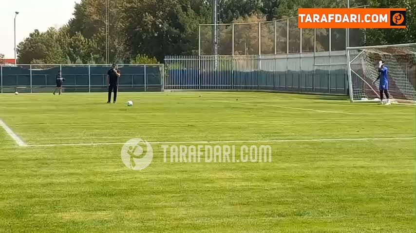 گل رامین رضاییان در فوتبال درون تیمی از روی نقطه پنالتی