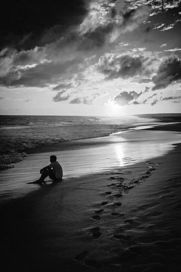 آی آدم‌ها نیما یوشیج - Sleep By the Sea