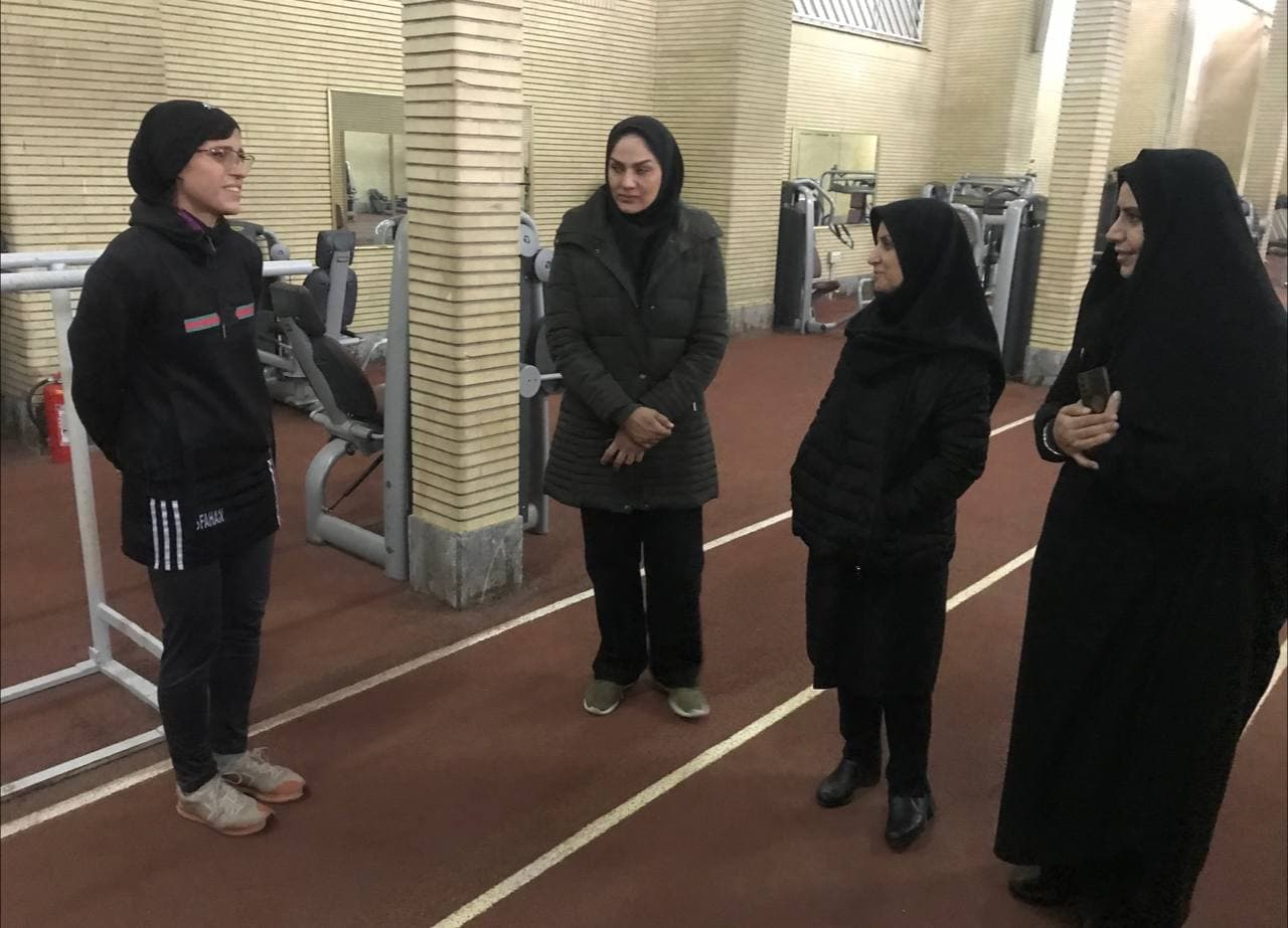 بازدید مسئولان معاونت بانوان وزارت ورزش از اردوی تیم ملی دوومیدانی/ کرملو: ورزش پایه صرفا شعار نیست