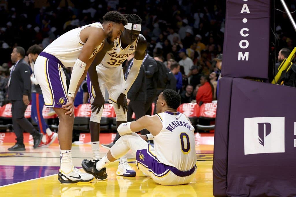 بسکتبال NBA | راسل وستبروک، دقیقا چه کار می کنی؟