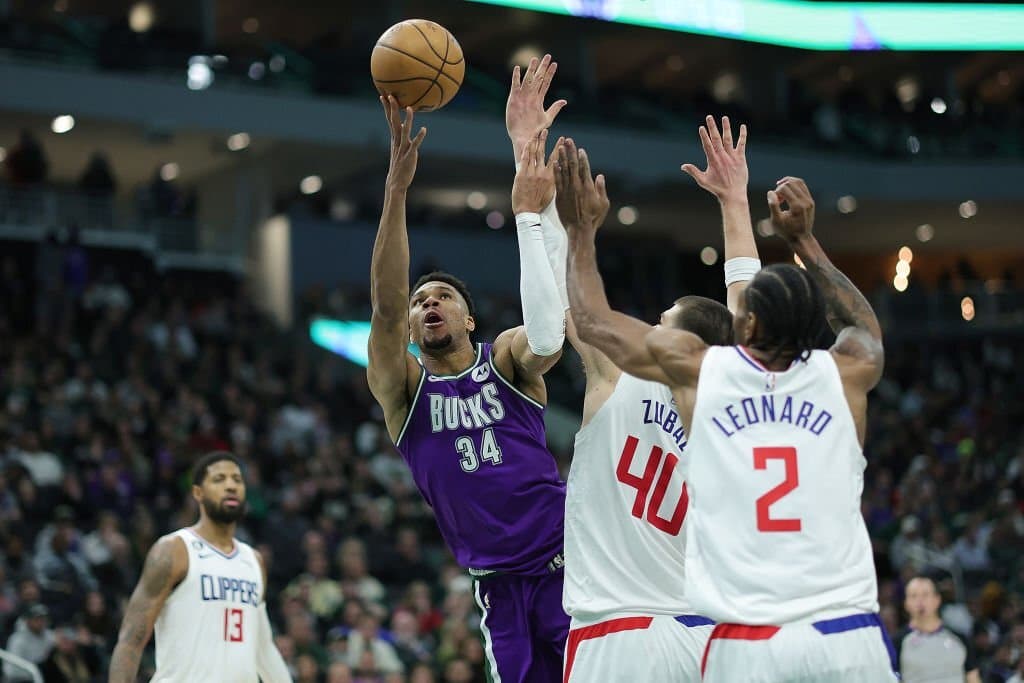 بسکتبال NBA | یک یانیس برای کلیپرز بس بود