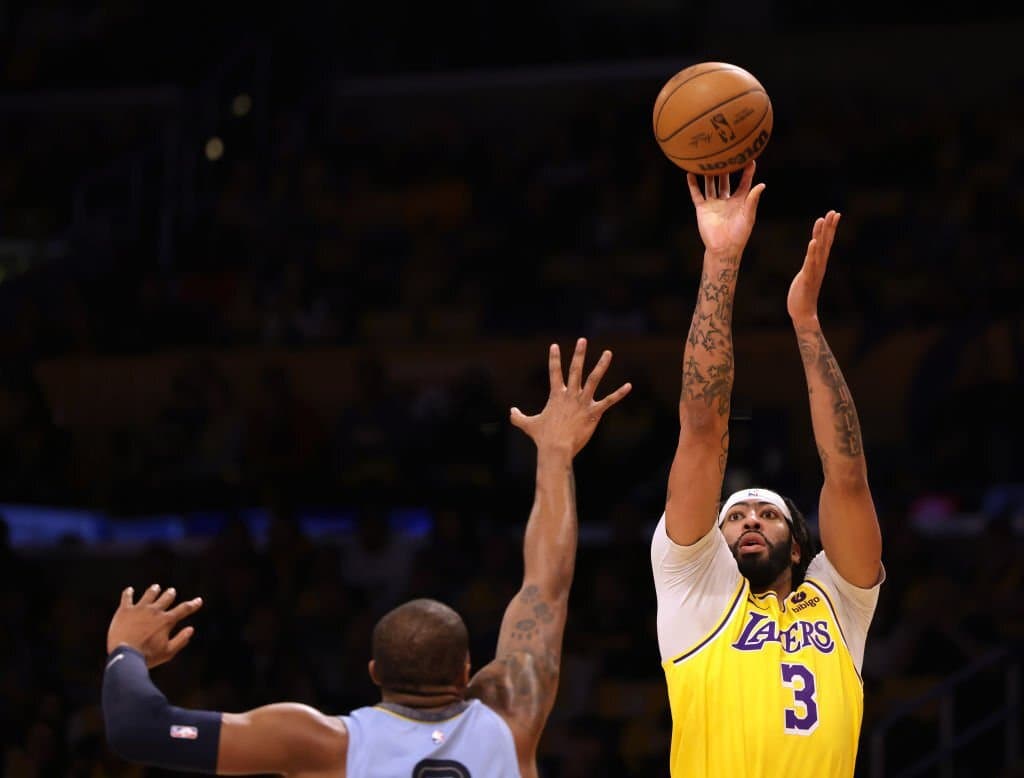 بسکتبال NBA | دیویس به لیکرز اجازه رویا پردازی می دهد