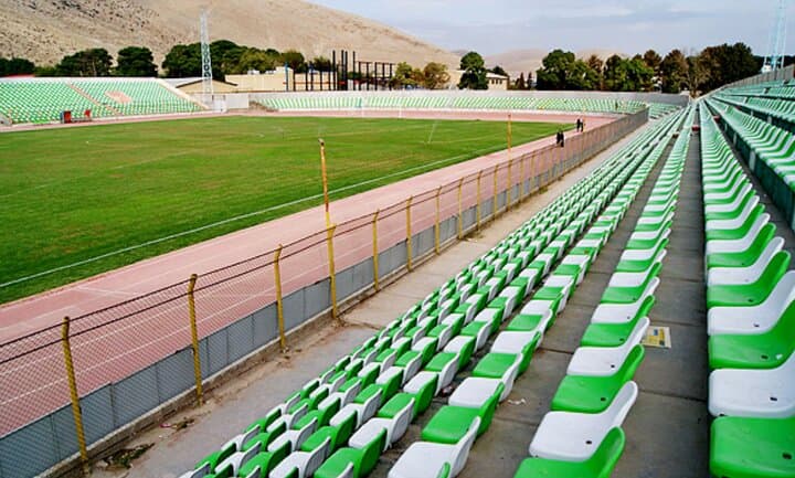 انتقاد مدیرکل ورزش و جوانان لرستان: حتی نمی‌ توانند زمین چمن را کاور کنند