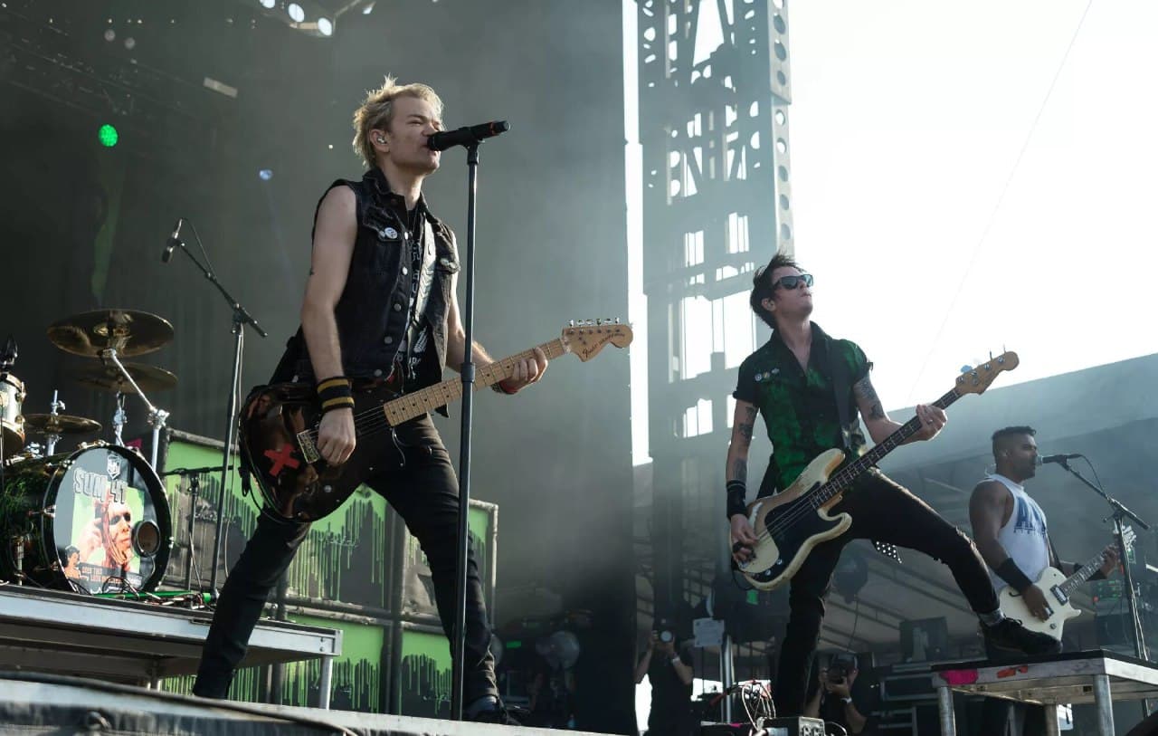 دانلود آهنگ Still Waiting از Sum 41