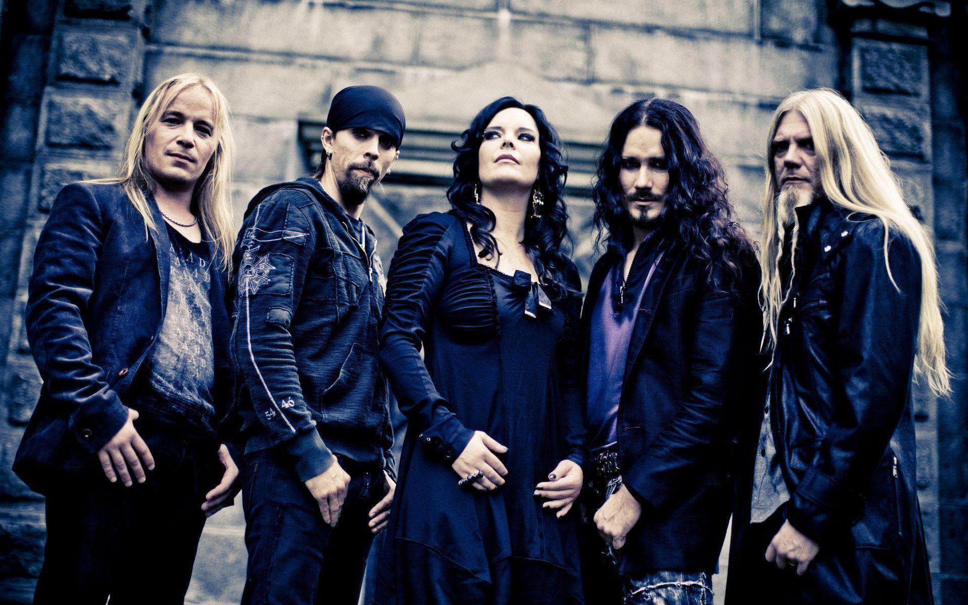 اهنگ زیبای while your lips are still red از nightwish +متن