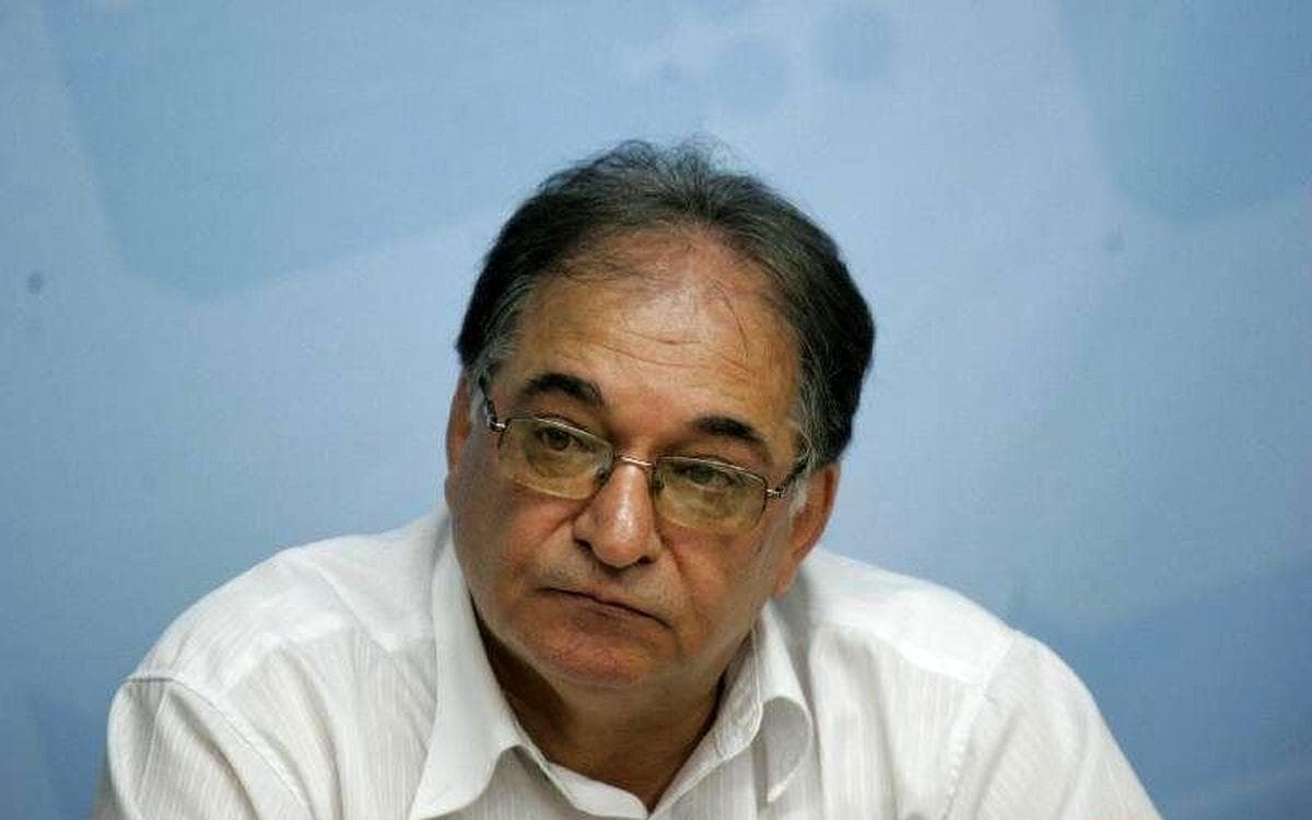 مسعود اقبالی: دستیاران امیر قلعه‌ نویی در حد و اندازه های تیم ملی نیستند