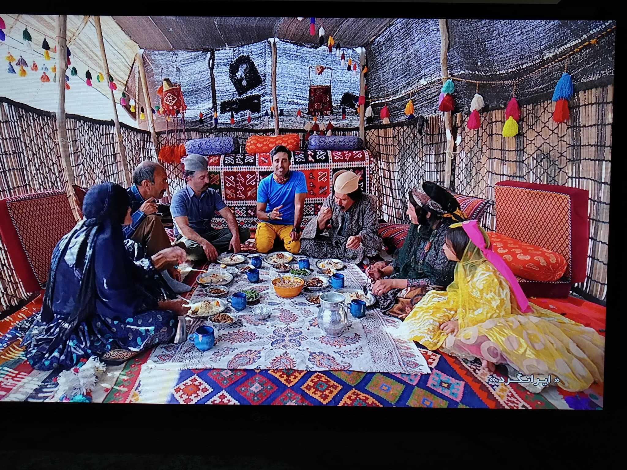 بعضی چیز ها واقعا لایق ستایشن، توصیه میکنم حتما مجموعه مستند ایرانگرد با اجرای این جوون با استعداد جوادقارایی را ببینید. این یکی از بهترین تولیدات صدا و سیما از بدو تاسیس رادیو تلویزیون ملی است.