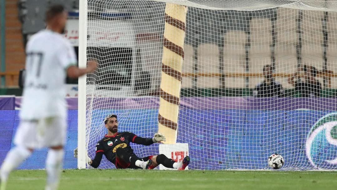 ثبت سومین گل به خودی پرسپولیس مقابل ذوب آهن