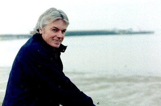 معرفی دیوید آیک David Icke