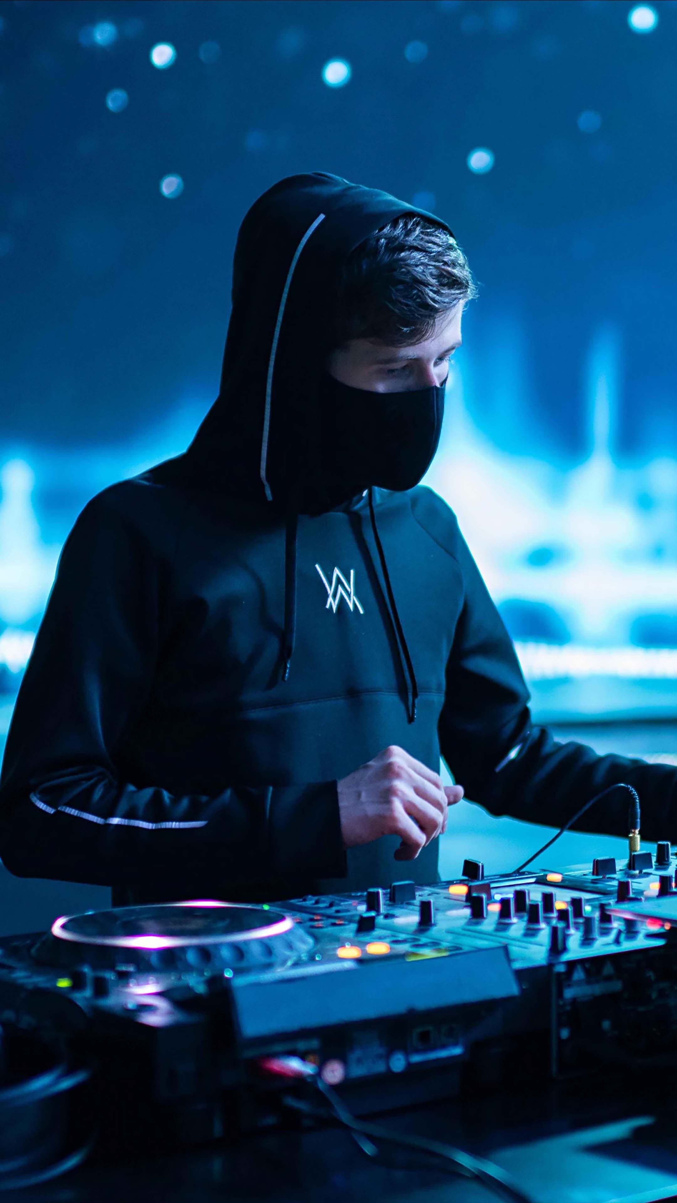دانلود بهترین آهنگ های آلن واکر | The top 10 Alan walker songs