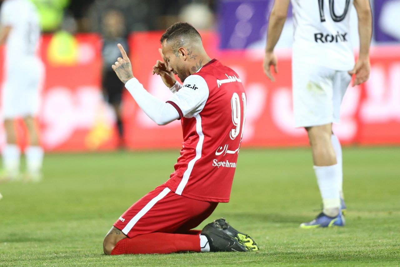 موافقت فیفا با درخواست پرسپولیس برای پرداخت بدهی لئاندرو پریرا