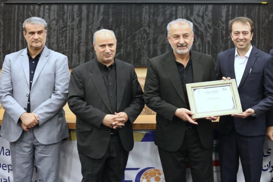 اهدای مجوز حرفه‌ای و مجوز حضور در لیگ قهرمانان به باشگاه پرسپولیس