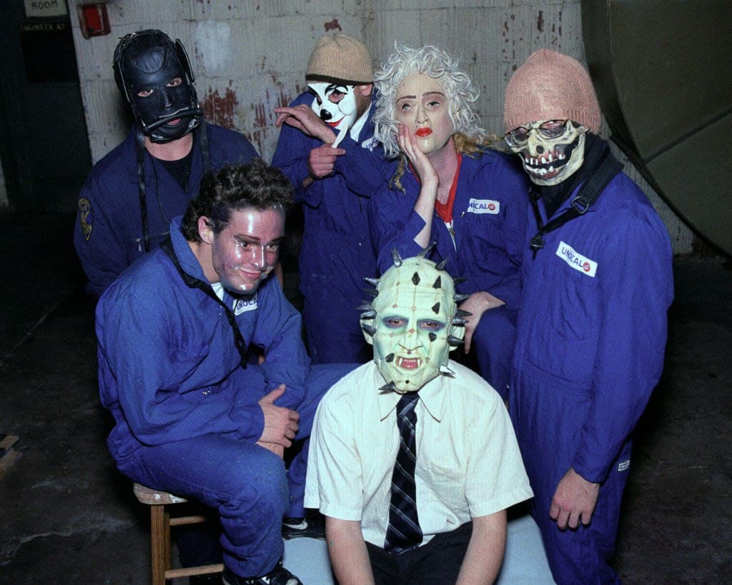 دانلود آهنگ Mr. Bungle - Carousel