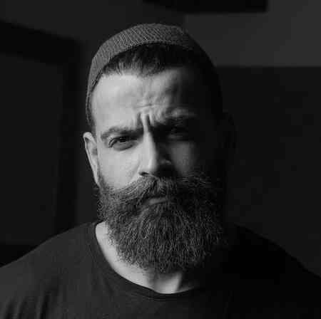 معین زد - سیگار وسط کار