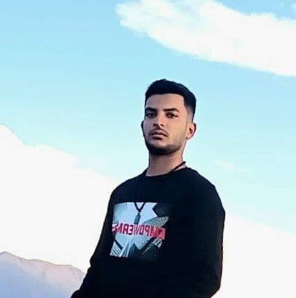 بیوگرافی حسین آریا مهر 