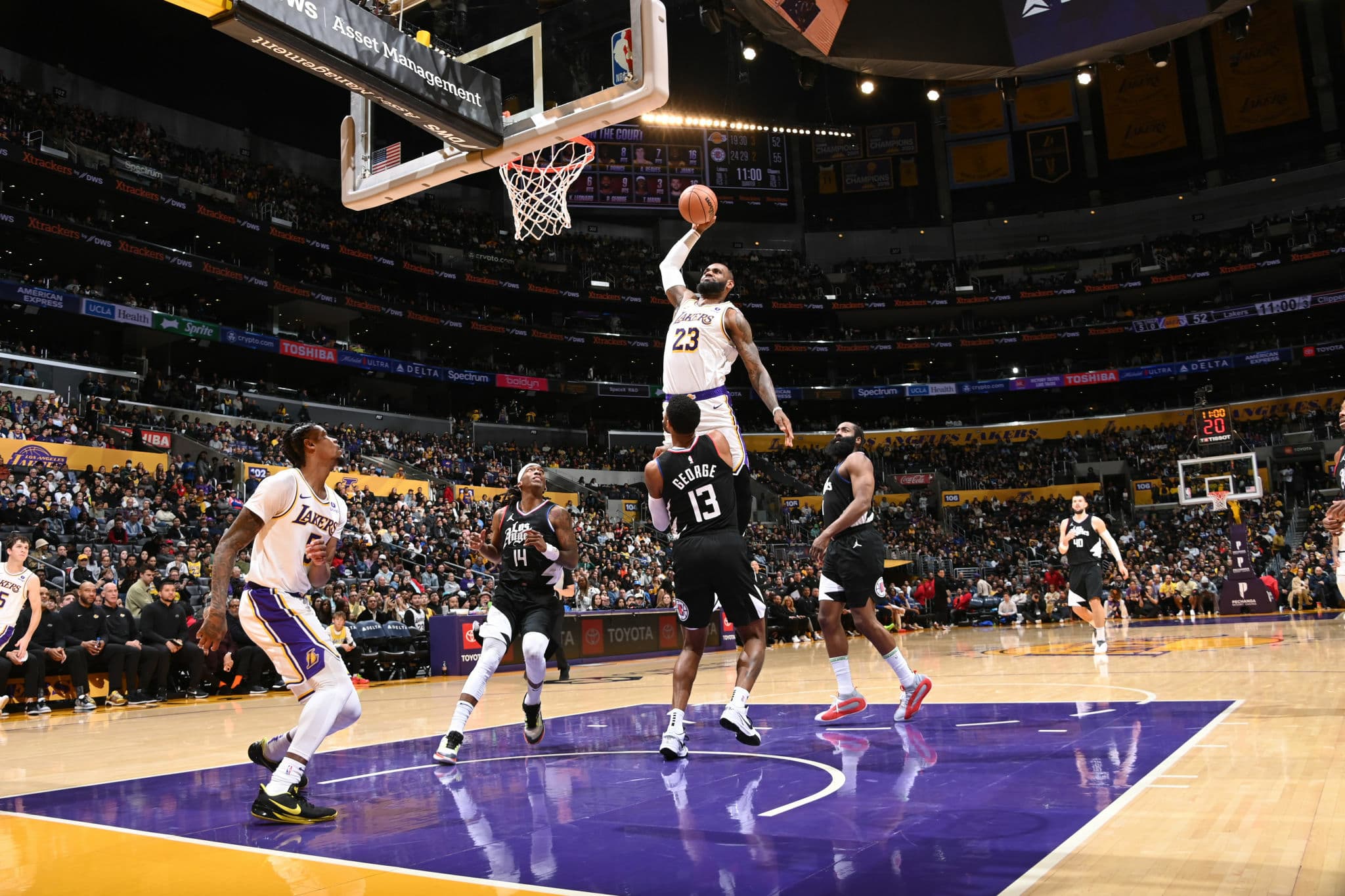 بسکتبال NBA | لیکرز راه تلخ کردن کام کلیپرز را بلد است