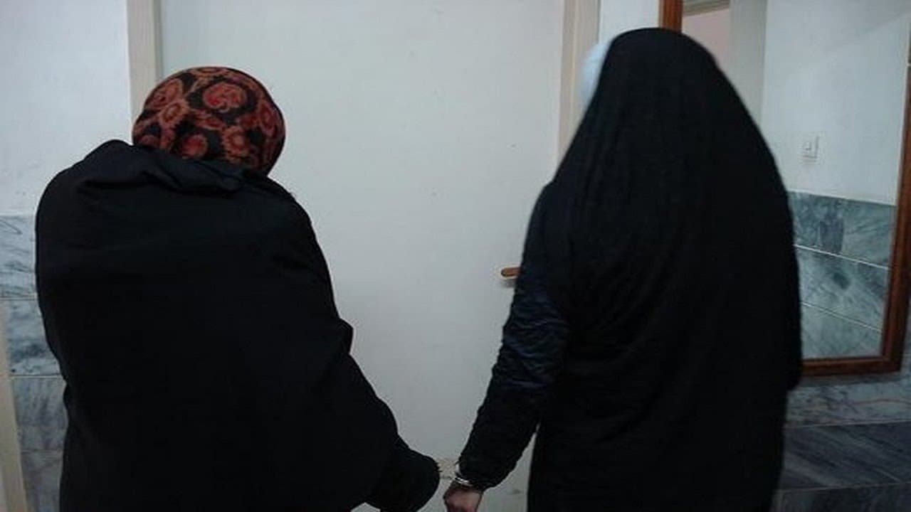 دستگیری عروس و مادرشوهر سارق: ۱۰ فقره دزدی خانوادگی فاش شد!