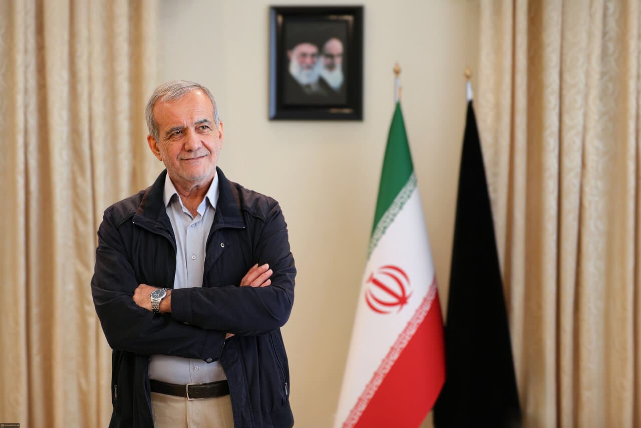 مسعود پزشکیان به مشهد سفر کرد / نخستین سفر پزشکیان به عنوان رئیس‌جمهور