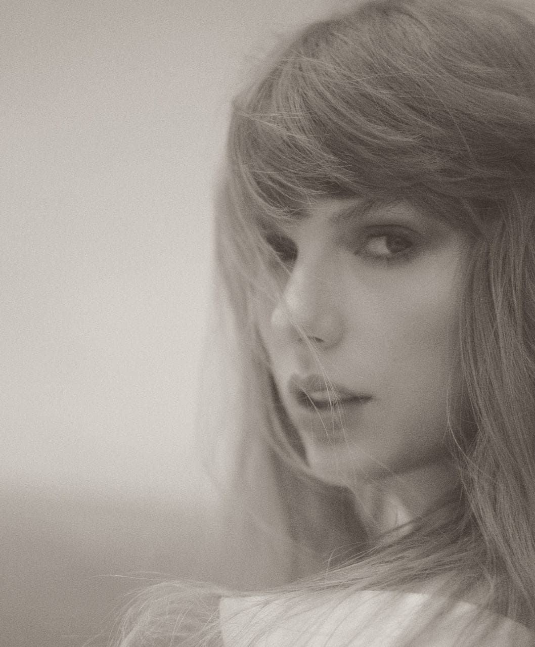 دانلود آهنگ جدید Taylor Swift به نام The Tortured Poets Department به همراه متن و ترجمه