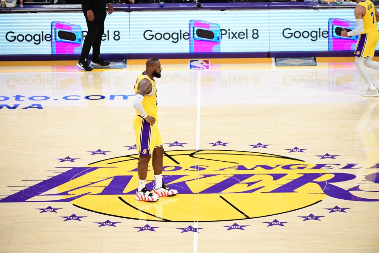 بسکتبال NBA | در لس آنجلس صدای جارو شنیده می شود