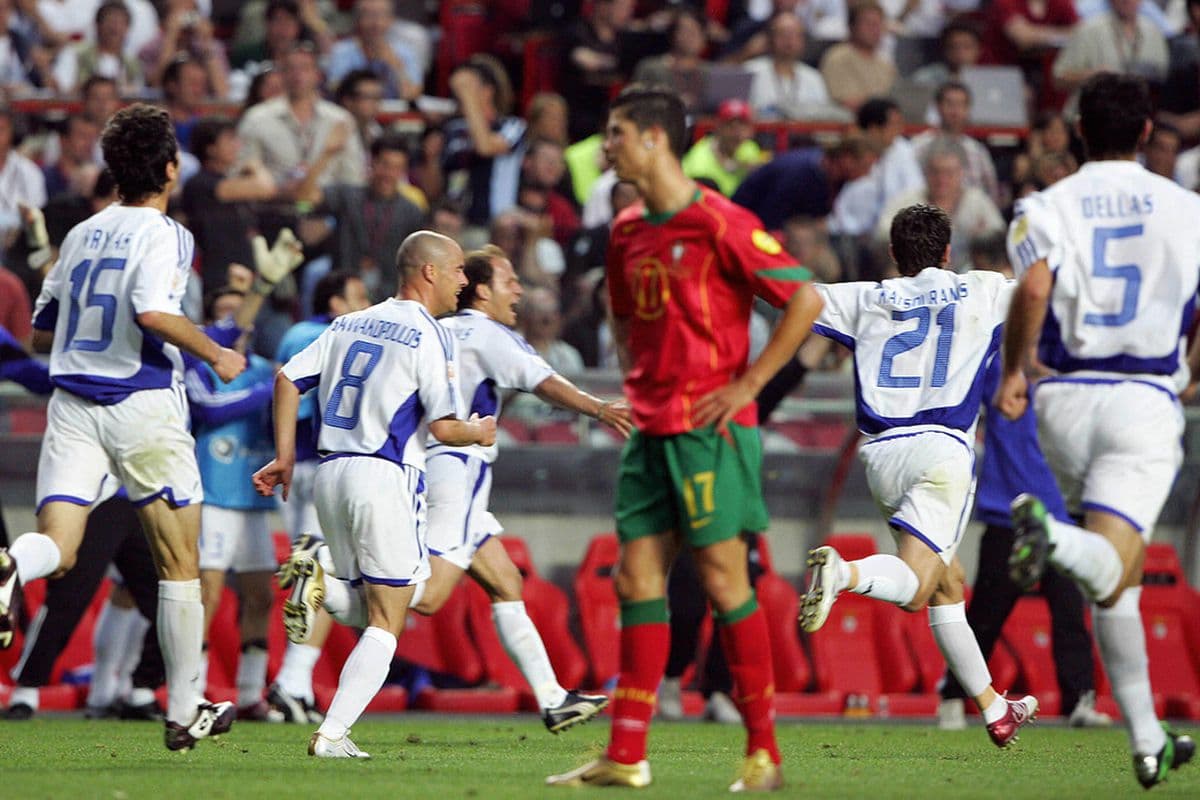 افتتاحیه تلخ برای میزبان؛ شکست 2-1 پرتغال مقابل یونان در جام ملت های اروپا (2004/6/12)