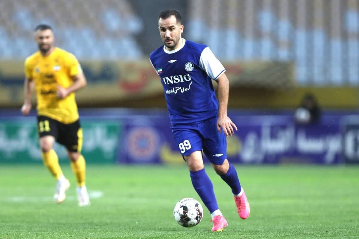 محمد آبشک: ناظر به من گفت داور سرتان را برید؛ داور برای پرسپولیس کامبک زد!