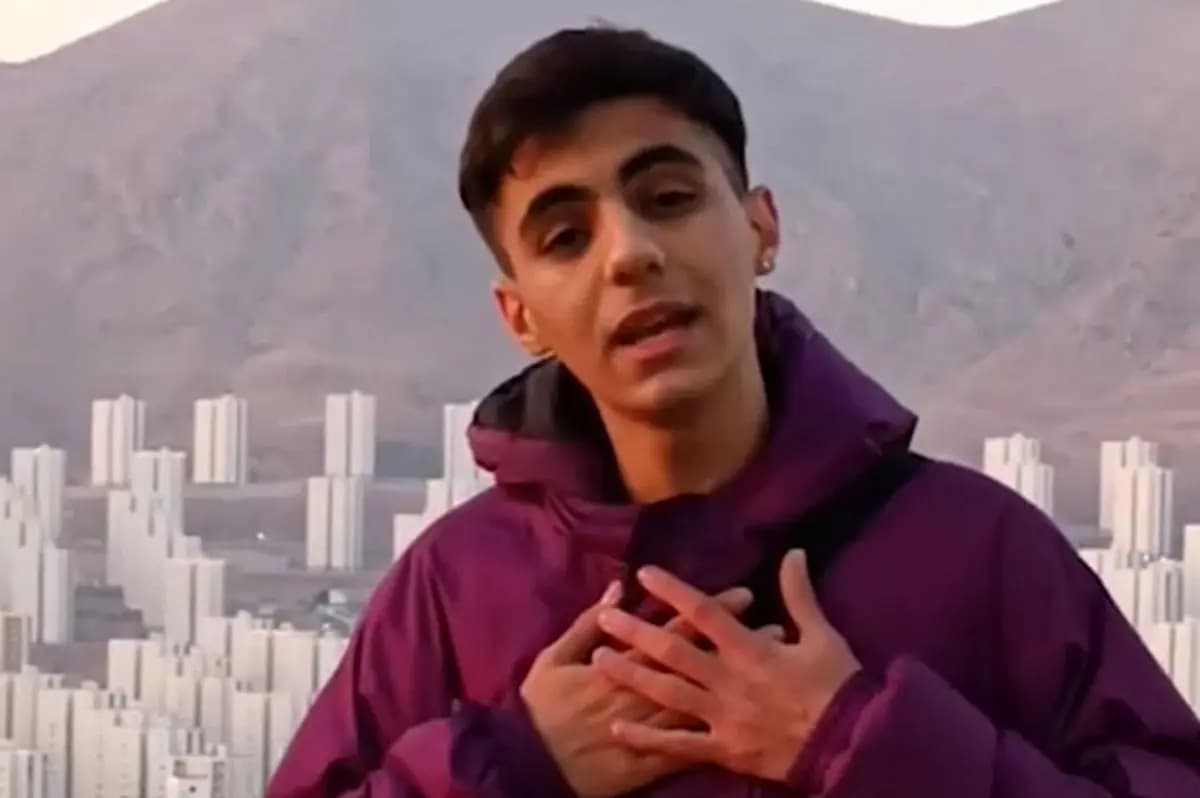 دانلدو اهنگ مستند اشنا_دیس به مشکی