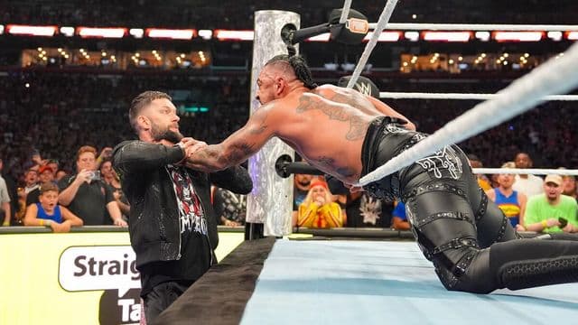 تمام قهرمان های فعلی کمربند WWE