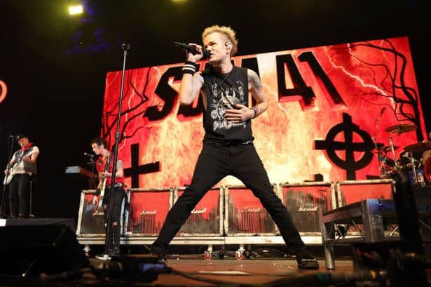 آهنگ The Hell Song از Sum 41 با متن و ترجمه