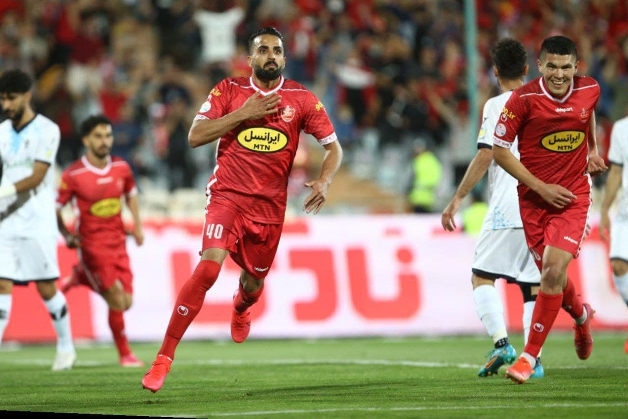 مهاجم اسبق پرسپولیس به نساجی پیوست