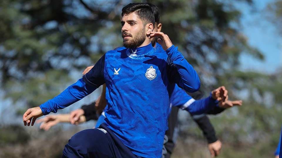محمد عمری: هیچ صحبتی با استقلال نکردم؛ با پرسپولیس قرارداد دارم