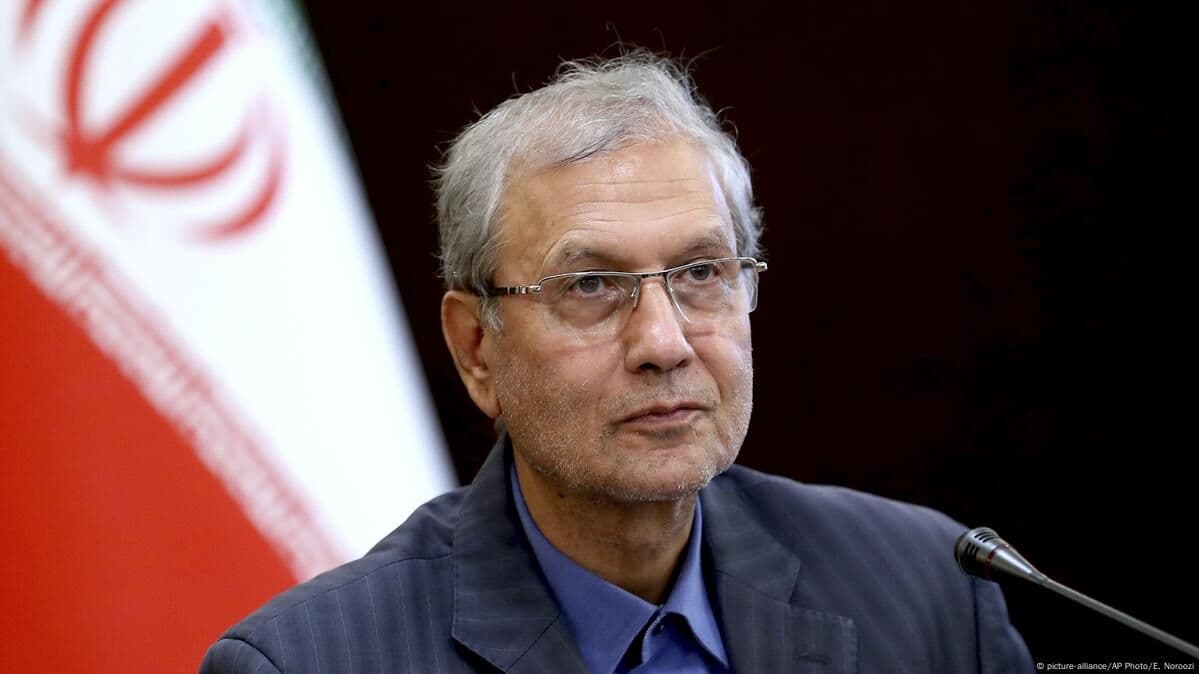 واکنش علی ربیعی به برخورد نامناسب چند جوان ایرانی با دختران افغان