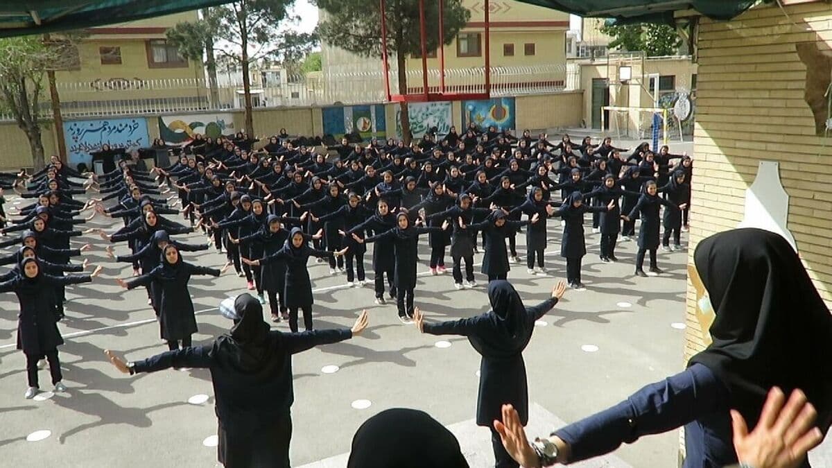 آمار تکان‌دهنده؛ نزدیک به ۷۹۰ هزار دانش‌آموز هنوز در مدارس ثبت نام نکرده‌اند! + جزئیات