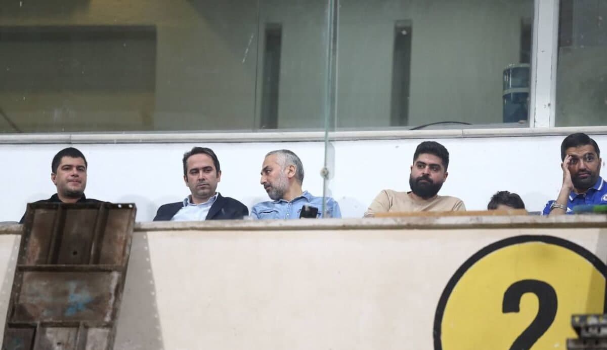 معاون ارتباطات استقلال: فراموش کردید پرسپولیس علیه تیم ملی بیانیه می‌داد و موضع می‌گرفت؟