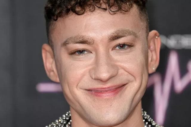 دانلود آهنگ Olly Alexander - Breathe