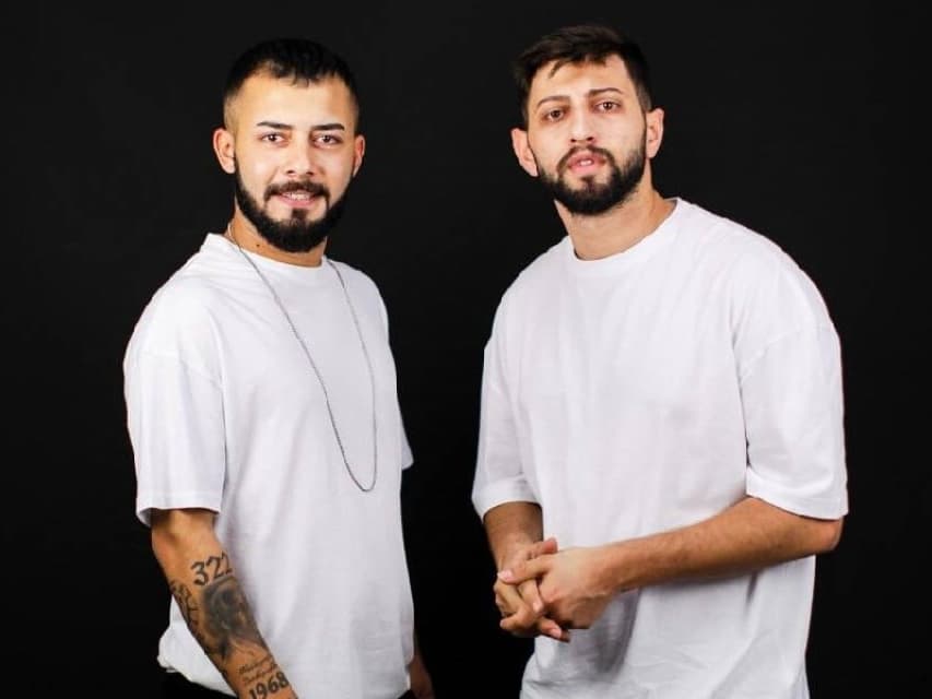دانلود آهنگ Burak Bulut, Ebru Yaşar, and Kurtuluş Kuş - İçime Ata Ata