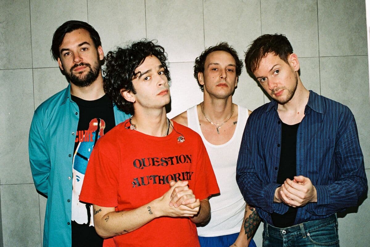 دانلود آهنگ The 1975 - Somebody Else